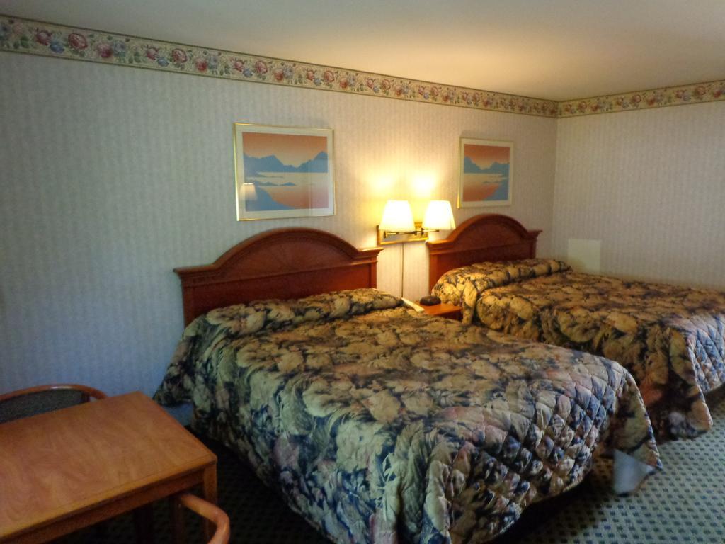 Rodeway - I-84 Inn 2*