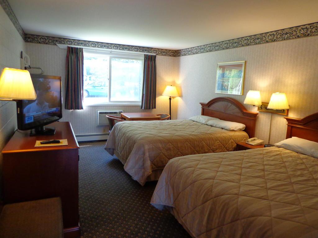 Rodeway - I-84 Inn 2*