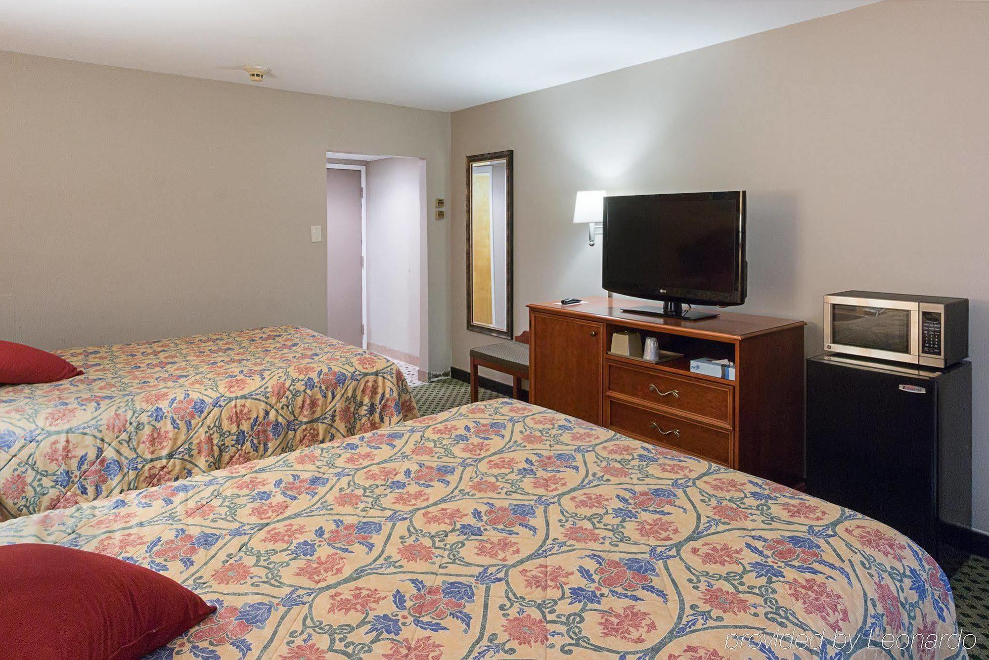 Rodeway - I-84 Inn Milford