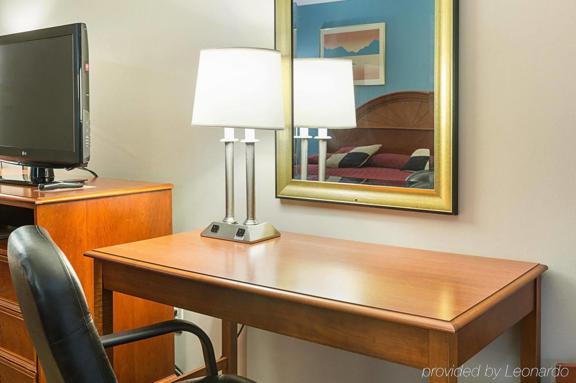 Inn Rodeway - I-84 Milford
