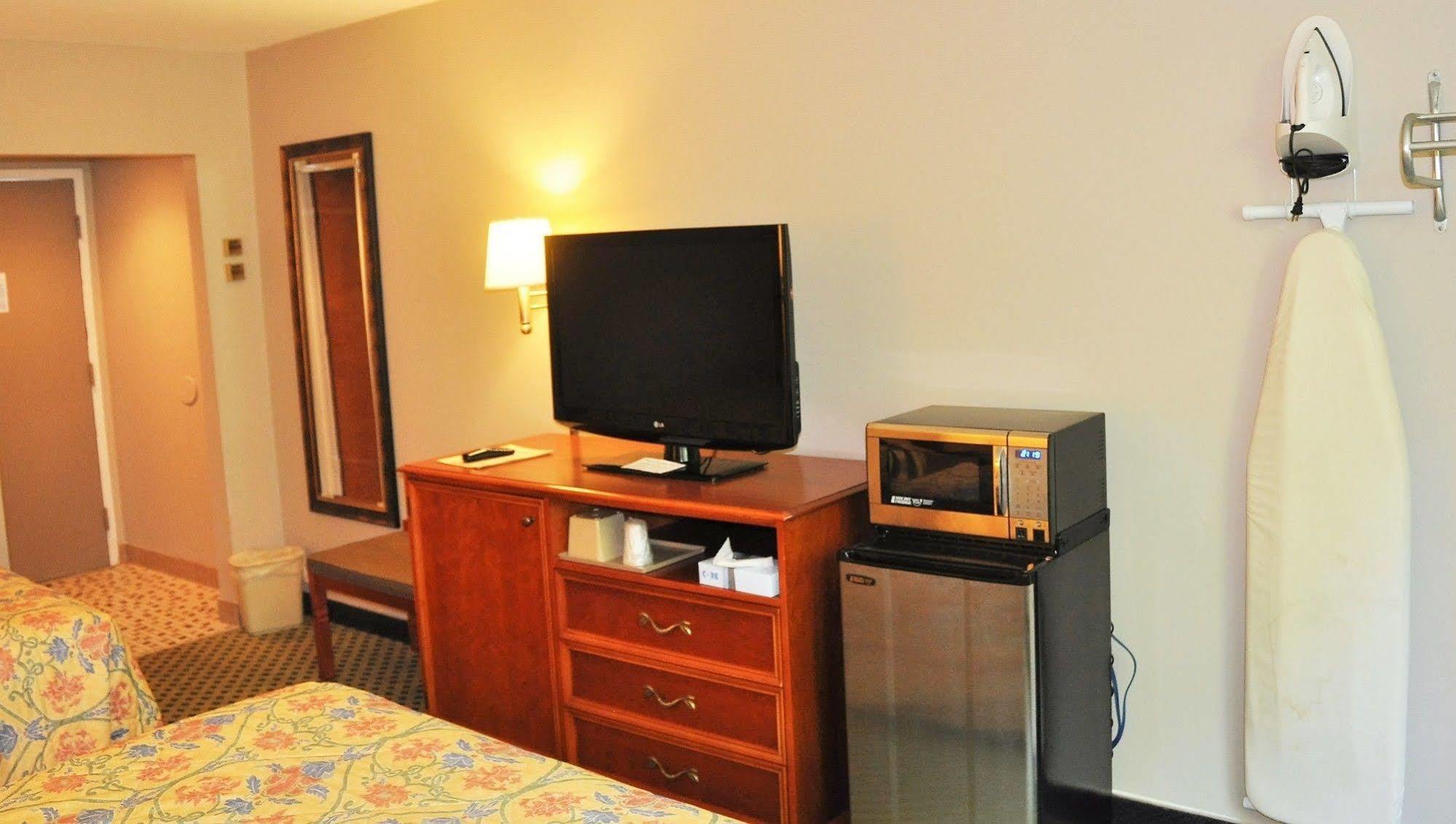 Rodeway - I-84 Inn